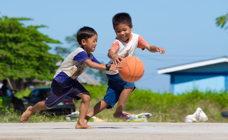 encourage children for outdoor games